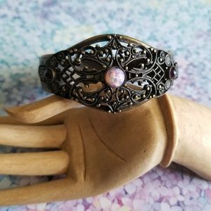 VINTAGE SWEET ROMANCE Cuff Bracelet